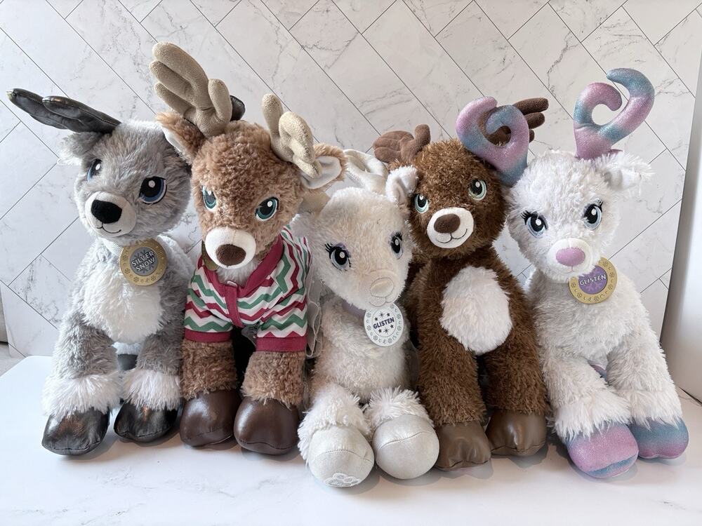 2014 Build-A-Bear Workshop Plush Donner Reindeer Team Santa Medallion Christmas